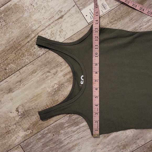 3 SO The Favorite Scoopneck Tank Tops - Picture 6 of 15